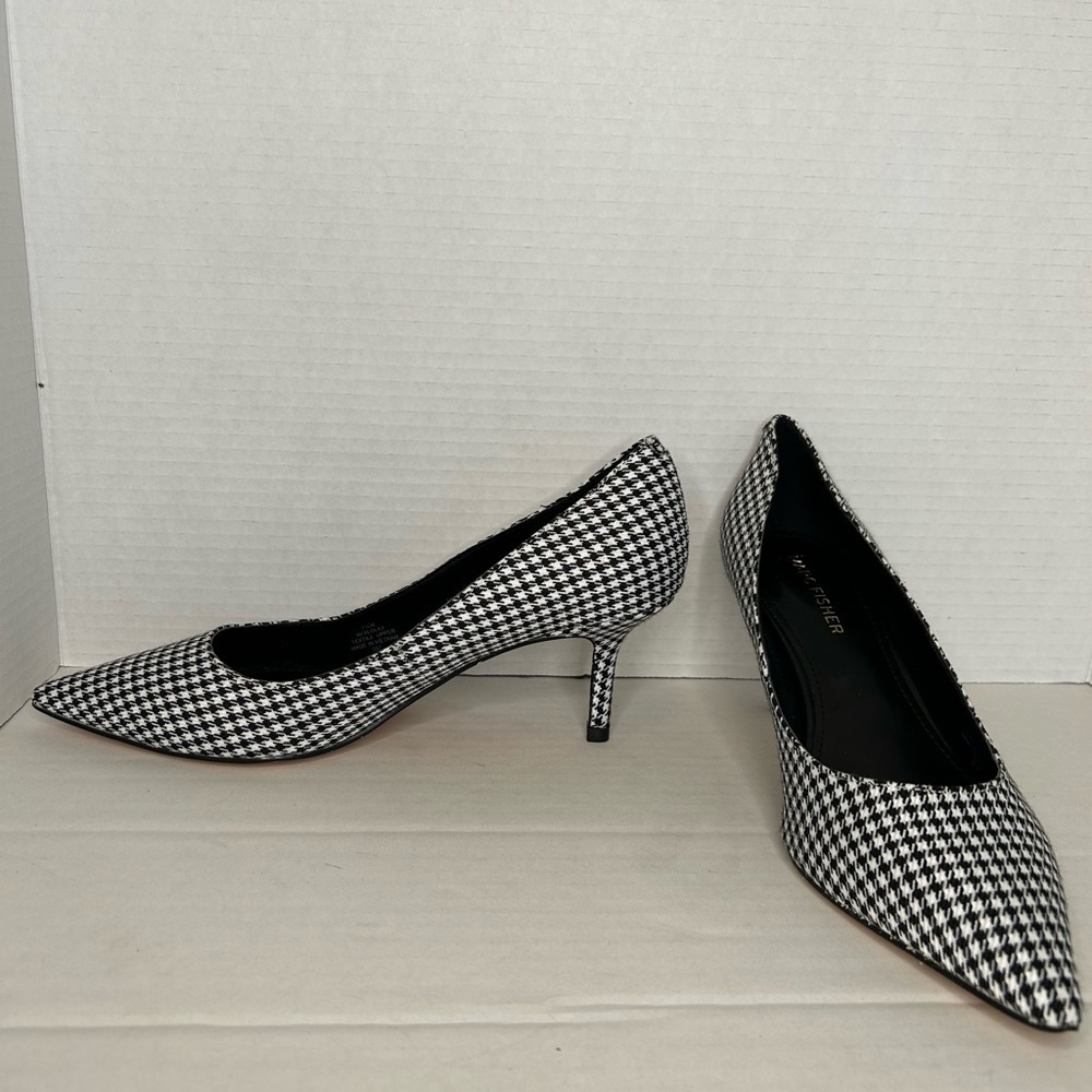 Marc Fisher Womens Size 7.5 M Alola Houndstooth Pump 2.5" heels Black & White. - Picture 3 of 8
